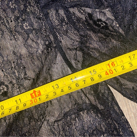 Lace top - Picture 4 of 5